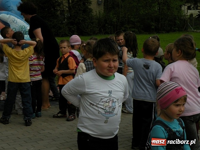 Zdjęcie w galerii na portalu naszraciborz.pl: Gmina dogadała się z bankiem. Skorzystają dzieci  wiadomości z regionu