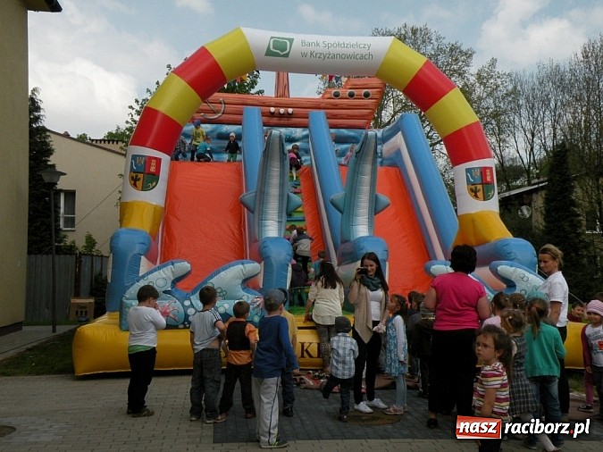 Zdjęcie w galerii na portalu naszraciborz.pl: Gmina dogadała się z bankiem. Skorzystają dzieci  wiadomości z regionu