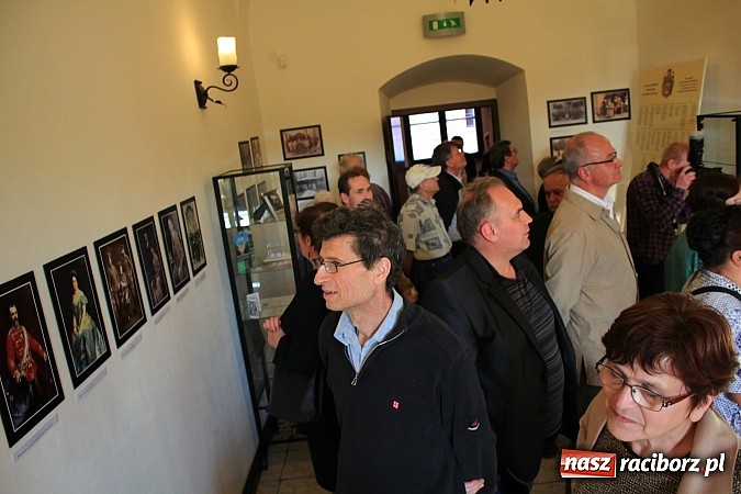 Zdjęcie w galerii na portalu naszraciborz.pl: Rudy: Otwarto wystawę poświęconą pamięci rodziny książąt von Ratibor und Corvey wiadomości z regionu