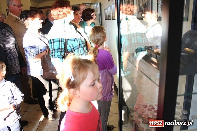 Zdjęcie w galerii na portalu naszraciborz.pl: Rudy: Otwarto wystawę poświęconą pamięci rodziny książąt von Ratibor und Corvey wiadomości z regionu