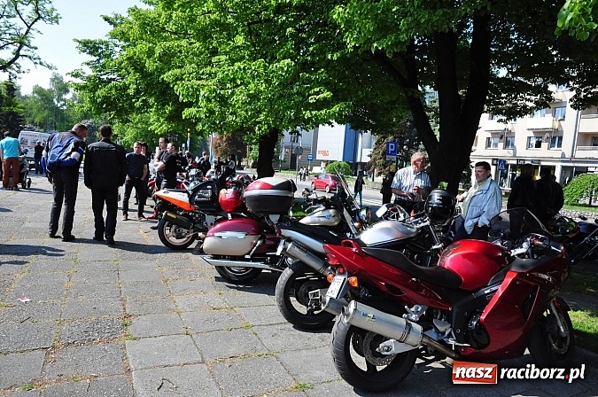 Zdjęcie w galerii na portalu naszraciborz.pl: Sezon motocyklowy otwarty. Setki maszyn na pl. Długosza wiadomości z regionu