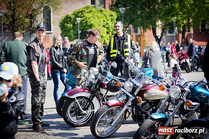 Zdjęcie w galerii na portalu naszraciborz.pl: Czar jednośladów. Ponad trzysta maszyn w Raciborzu wiadomości z regionu