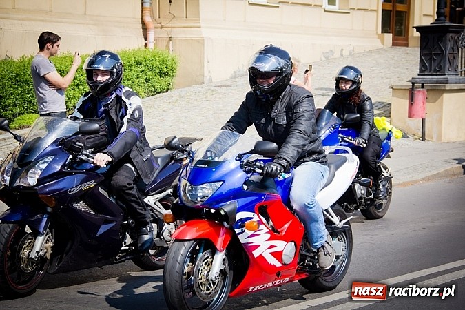 Zdjęcie w galerii na portalu naszraciborz.pl: Czar jednośladów. Ponad trzysta maszyn w Raciborzu wiadomości z regionu