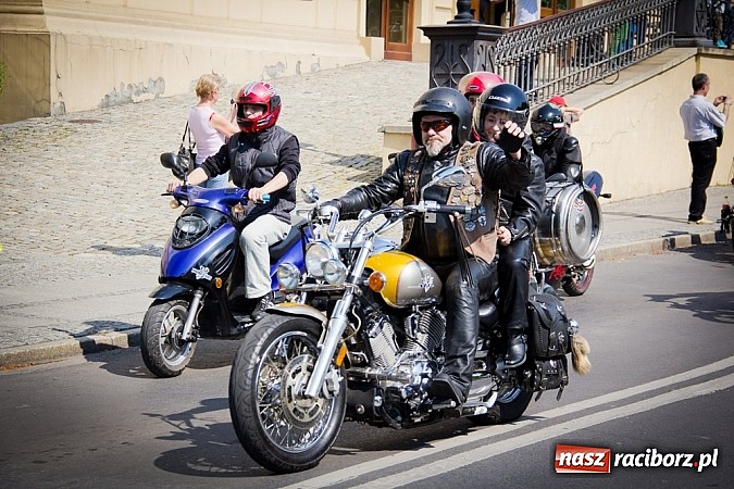 Zdjęcie w galerii na portalu naszraciborz.pl: Czar jednośladów. Ponad trzysta maszyn w Raciborzu wiadomości z regionu