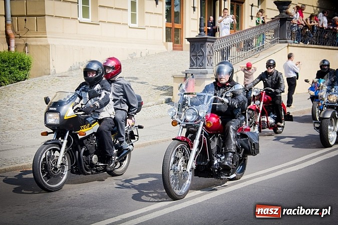 Zdjęcie w galerii na portalu naszraciborz.pl: Czar jednośladów. Ponad trzysta maszyn w Raciborzu wiadomości z regionu