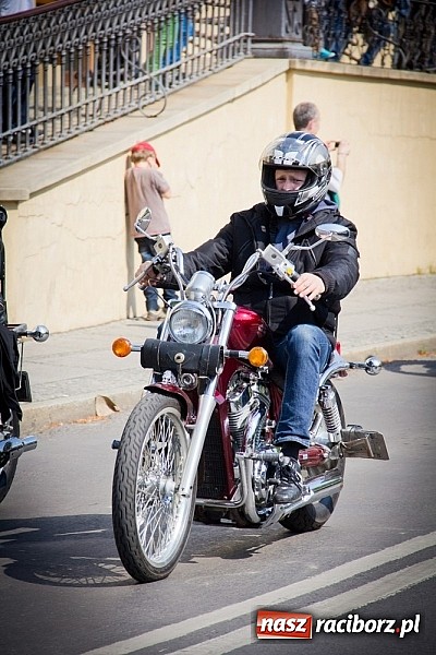 Zdjęcie w galerii na portalu naszraciborz.pl: Czar jednośladów. Ponad trzysta maszyn w Raciborzu wiadomości z regionu