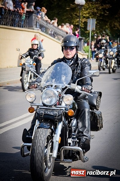 Zdjęcie w galerii na portalu naszraciborz.pl: Czar jednośladów. Ponad trzysta maszyn w Raciborzu wiadomości z regionu