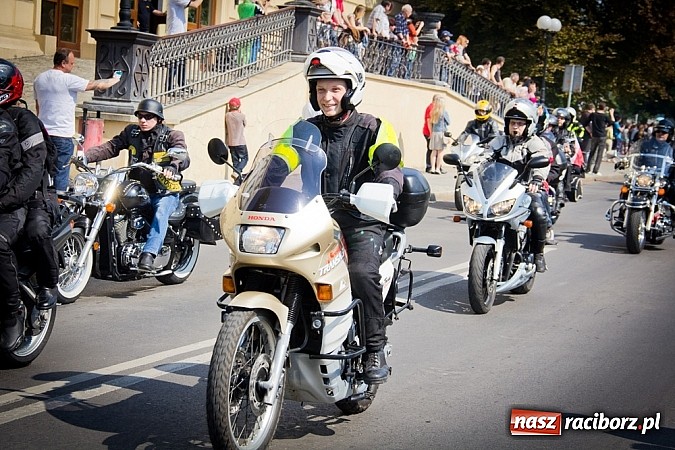 Zdjęcie w galerii na portalu naszraciborz.pl: Czar jednośladów. Ponad trzysta maszyn w Raciborzu wiadomości z regionu