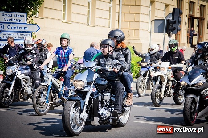 Zdjęcie w galerii na portalu naszraciborz.pl: Czar jednośladów. Ponad trzysta maszyn w Raciborzu wiadomości z regionu