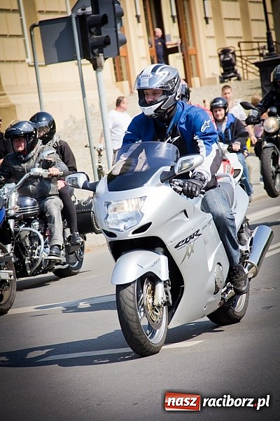 Zdjęcie w galerii na portalu naszraciborz.pl: Czar jednośladów. Ponad trzysta maszyn w Raciborzu wiadomości z regionu