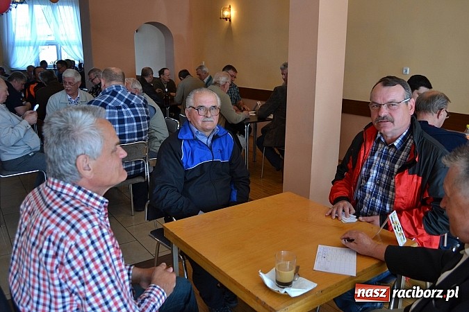 Zdjęcie w galerii na portalu naszraciborz.pl: Turniej skata w Nędzy. Stawką puchar wójta wiadomości z regionu