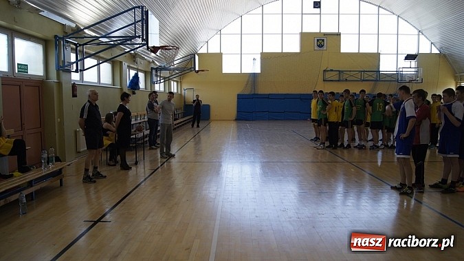 Zdjęcie w galerii na portalu naszraciborz.pl: Półfinały młodych szczypiornistów w Pietrowicach wiadomości z regionu