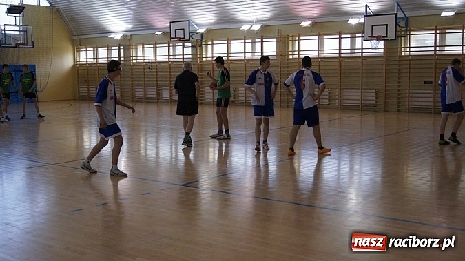 Zdjęcie w galerii na portalu naszraciborz.pl: Półfinały młodych szczypiornistów w Pietrowicach wiadomości z regionu