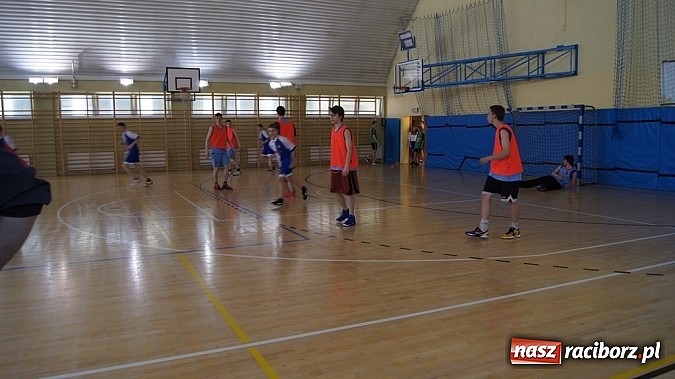 Zdjęcie w galerii na portalu naszraciborz.pl: Półfinały młodych szczypiornistów w Pietrowicach wiadomości z regionu