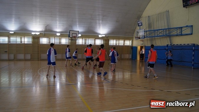 Zdjęcie w galerii na portalu naszraciborz.pl: Półfinały młodych szczypiornistów w Pietrowicach wiadomości z regionu