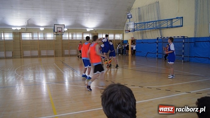 Zdjęcie w galerii na portalu naszraciborz.pl: Półfinały młodych szczypiornistów w Pietrowicach wiadomości z regionu