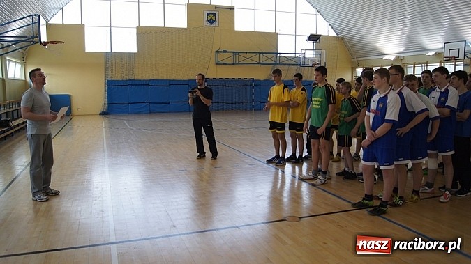 Zdjęcie w galerii na portalu naszraciborz.pl: Półfinały młodych szczypiornistów w Pietrowicach wiadomości z regionu