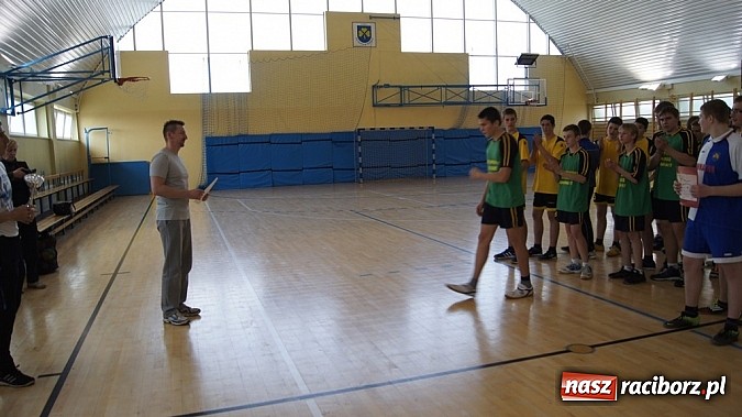 Zdjęcie w galerii na portalu naszraciborz.pl: Półfinały młodych szczypiornistów w Pietrowicach wiadomości z regionu