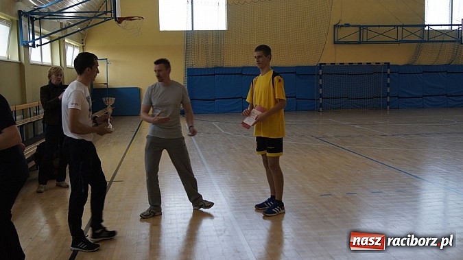 Zdjęcie w galerii na portalu naszraciborz.pl: Półfinały młodych szczypiornistów w Pietrowicach wiadomości z regionu