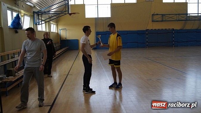 Zdjęcie w galerii na portalu naszraciborz.pl: Półfinały młodych szczypiornistów w Pietrowicach wiadomości z regionu