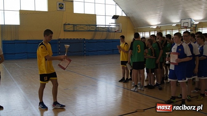 Zdjęcie w galerii na portalu naszraciborz.pl: Półfinały młodych szczypiornistów w Pietrowicach wiadomości z regionu