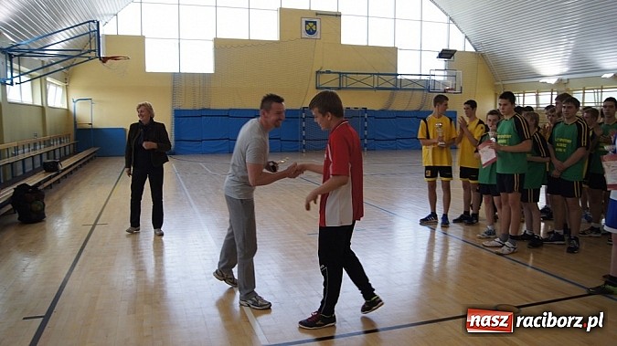Zdjęcie w galerii na portalu naszraciborz.pl: Półfinały młodych szczypiornistów w Pietrowicach wiadomości z regionu