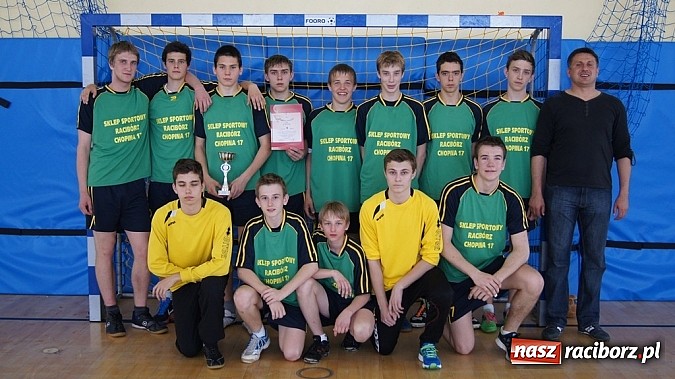 Zdjęcie w galerii na portalu naszraciborz.pl: Półfinały młodych szczypiornistów w Pietrowicach wiadomości z regionu