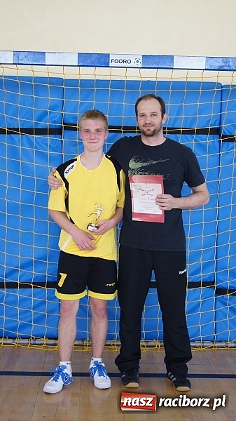 Zdjęcie w galerii na portalu naszraciborz.pl: Półfinały młodych szczypiornistów w Pietrowicach wiadomości z regionu