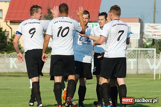 Zdjęcie w galerii na portalu naszraciborz.pl: Tworków bezlitosny dla Pawłowa. 1000. meczów Stanisława Wieczorka wiadomości z regionu