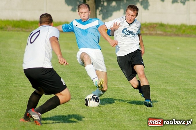 Zdjęcie w galerii na portalu naszraciborz.pl: Tworków bezlitosny dla Pawłowa. 1000. meczów Stanisława Wieczorka wiadomości z regionu