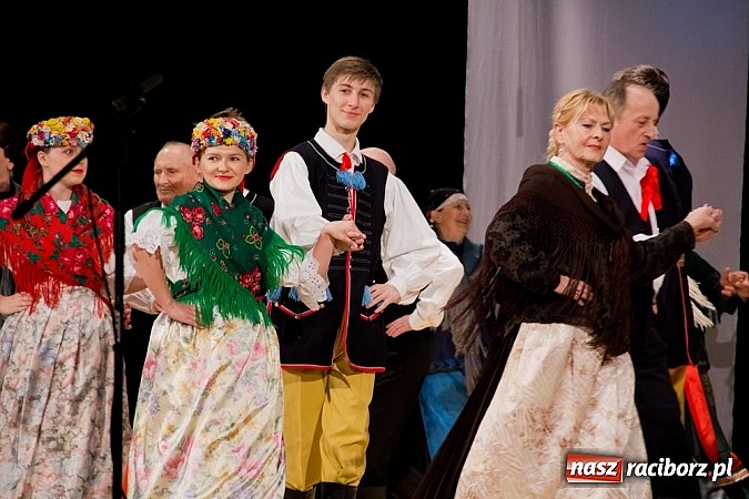 Zdjęcie w galerii na portalu naszraciborz.pl: Strzecha i przyjaciele, czyli feta na 60. urodziny wiadomości z regionu