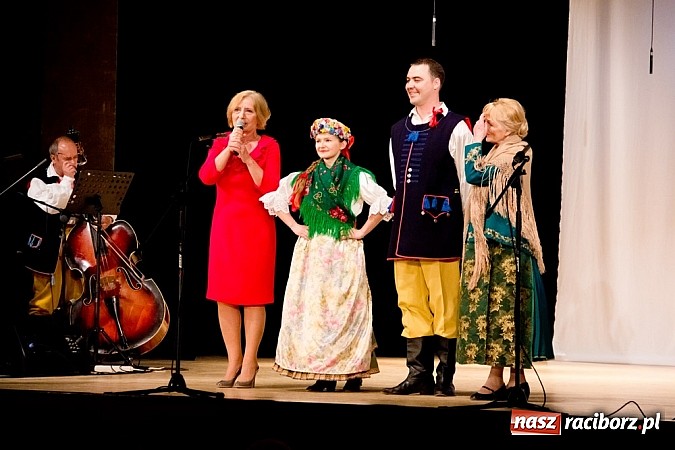 Zdjęcie w galerii na portalu naszraciborz.pl: Strzecha i przyjaciele, czyli feta na 60. urodziny wiadomości z regionu