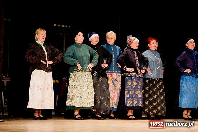 Zdjęcie w galerii na portalu naszraciborz.pl: Strzecha i przyjaciele, czyli feta na 60. urodziny wiadomości z regionu