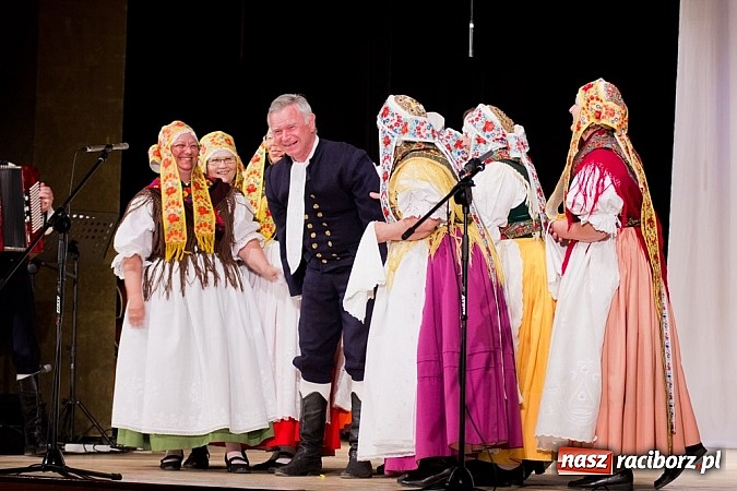 Zdjęcie w galerii na portalu naszraciborz.pl: Strzecha i przyjaciele, czyli feta na 60. urodziny wiadomości z regionu