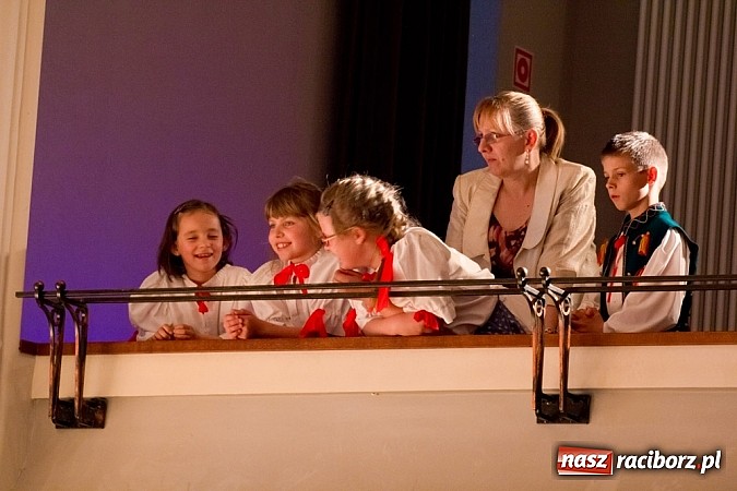 Zdjęcie w galerii na portalu naszraciborz.pl: Strzecha i przyjaciele, czyli feta na 60. urodziny wiadomości z regionu