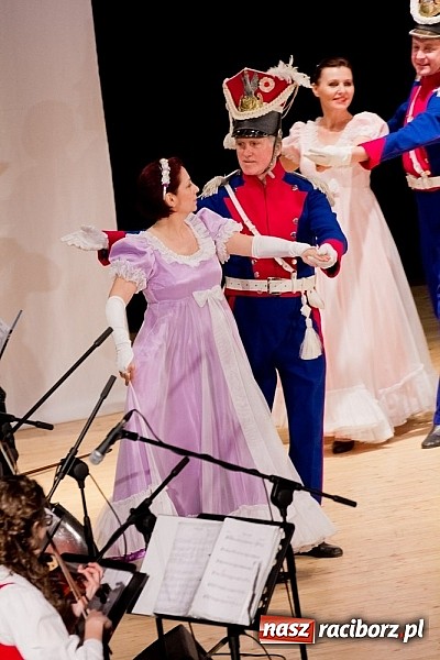 Zdjęcie w galerii na portalu naszraciborz.pl: Strzecha i przyjaciele, czyli feta na 60. urodziny wiadomości z regionu