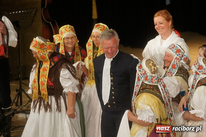 Zdjęcie w galerii na portalu naszraciborz.pl: Strzecha i przyjaciele, czyli feta na 60. urodziny wiadomości z regionu