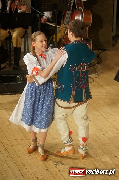 Zdjęcie w galerii na portalu naszraciborz.pl: Strzecha i przyjaciele, czyli feta na 60. urodziny wiadomości z regionu