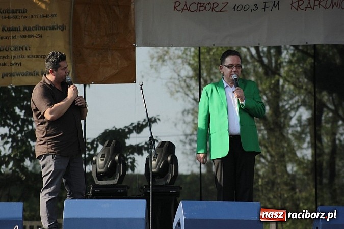 Zdjęcie w galerii na portalu naszraciborz.pl: Mona Lisa, Szołtysek i Universe rozgrzali publiczność na majówce w Nędzy!  wiadomości z regionu