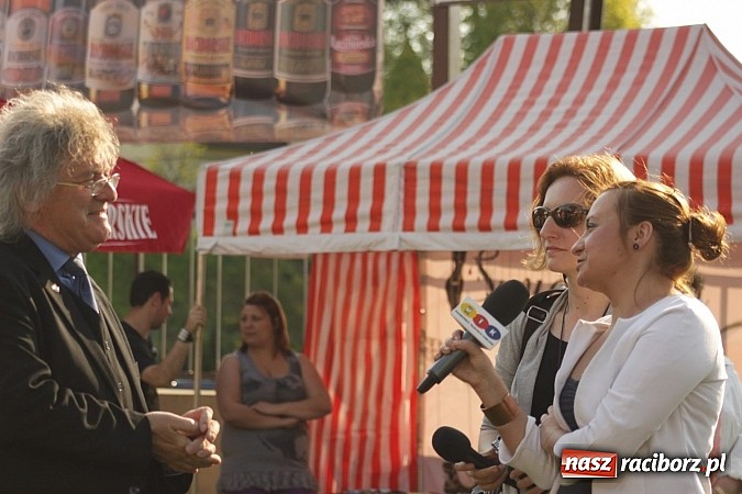 Zdjęcie w galerii na portalu naszraciborz.pl: Mona Lisa, Szołtysek i Universe rozgrzali publiczność na majówce w Nędzy!  wiadomości z regionu