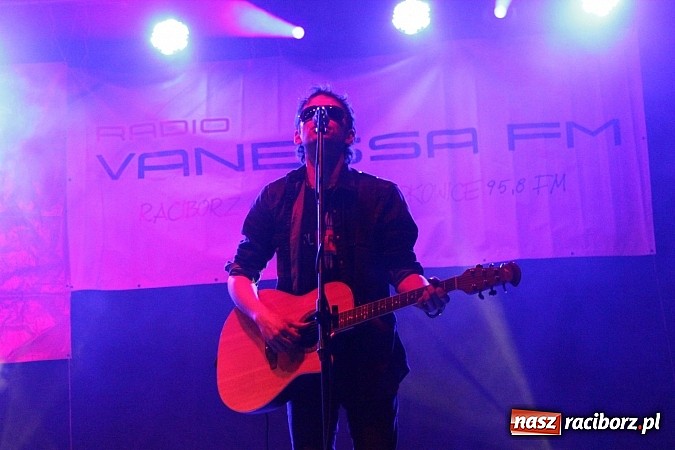 Zdjęcie w galerii na portalu naszraciborz.pl: Mona Lisa, Szołtysek i Universe rozgrzali publiczność na majówce w Nędzy!  wiadomości z regionu