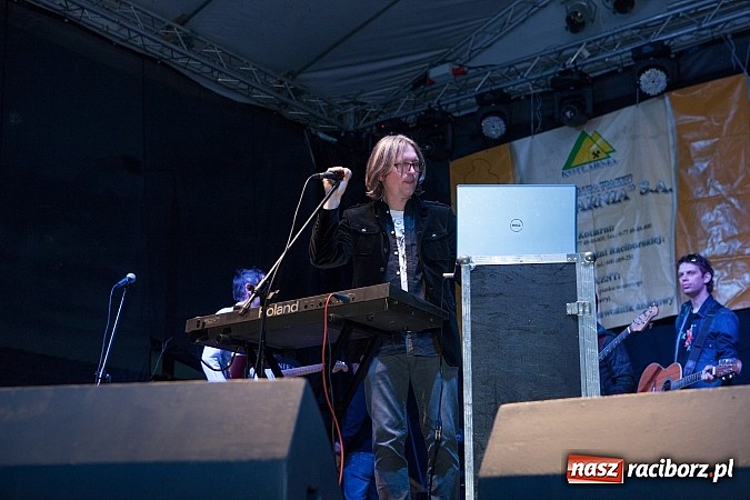 Zdjęcie w galerii na portalu naszraciborz.pl: Mona Lisa, Szołtysek i Universe rozgrzali publiczność na majówce w Nędzy!  wiadomości z regionu