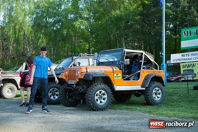 Zdjęcie w galerii na portalu naszraciborz.pl: Fani jazdy terenowej zjechali do Szymocic  wiadomości z regionu