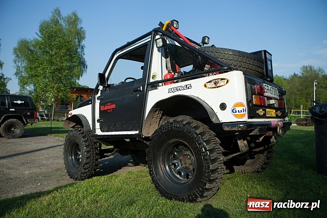 Zdjęcie w galerii na portalu naszraciborz.pl: Fani jazdy terenowej zjechali do Szymocic  wiadomości z regionu