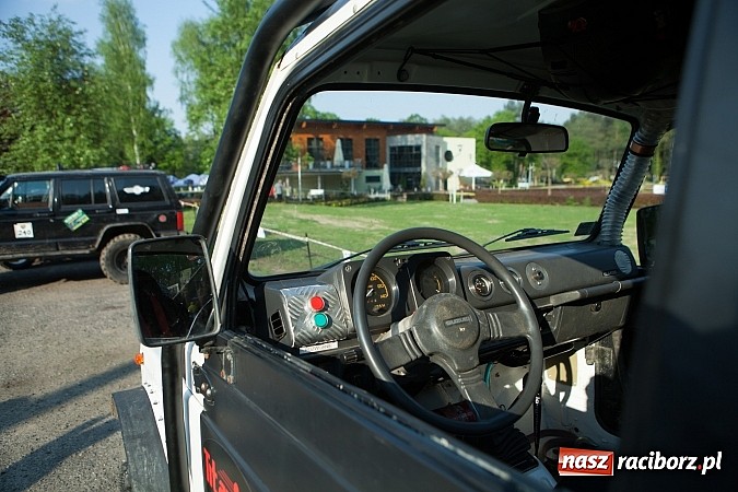 Zdjęcie w galerii na portalu naszraciborz.pl: Fani jazdy terenowej zjechali do Szymocic  wiadomości z regionu