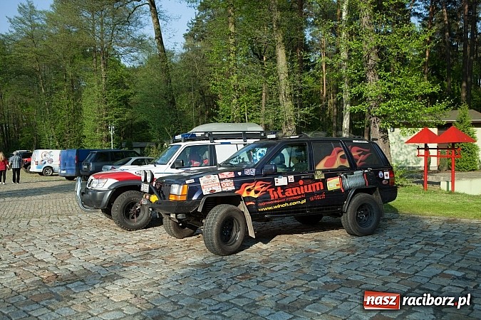 Zdjęcie w galerii na portalu naszraciborz.pl: Fani jazdy terenowej zjechali do Szymocic  wiadomości z regionu