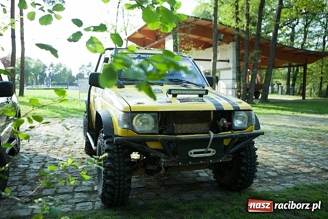 Zdjęcie w galerii na portalu naszraciborz.pl: Fani jazdy terenowej zjechali do Szymocic  wiadomości z regionu