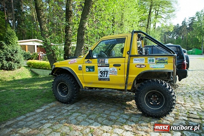 Zdjęcie w galerii na portalu naszraciborz.pl: Fani jazdy terenowej zjechali do Szymocic  wiadomości z regionu