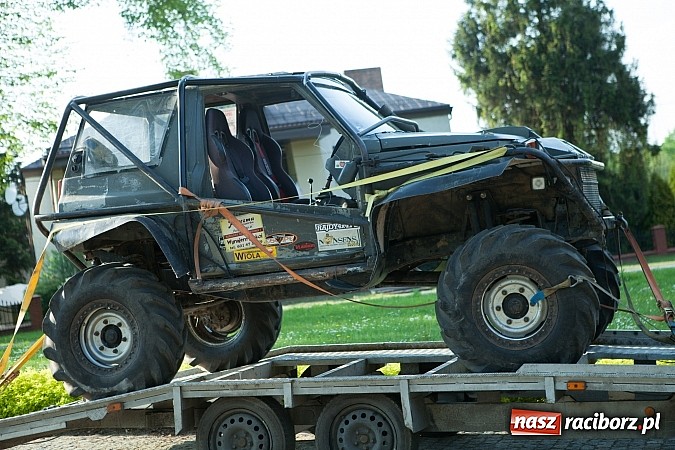 Zdjęcie w galerii na portalu naszraciborz.pl: Fani jazdy terenowej zjechali do Szymocic  wiadomości z regionu