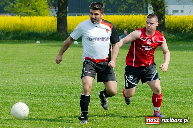 Zdjęcie w galerii na portalu naszraciborz.pl: Bieńkowice z Markowicami na remis. Piękne uderzenie Bogusława Zientka wiadomości z regionu